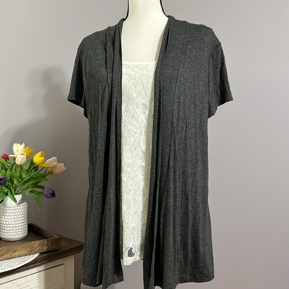 Lavish XL one piece Lace Top with attached open cardigan - Picture 6 of 12